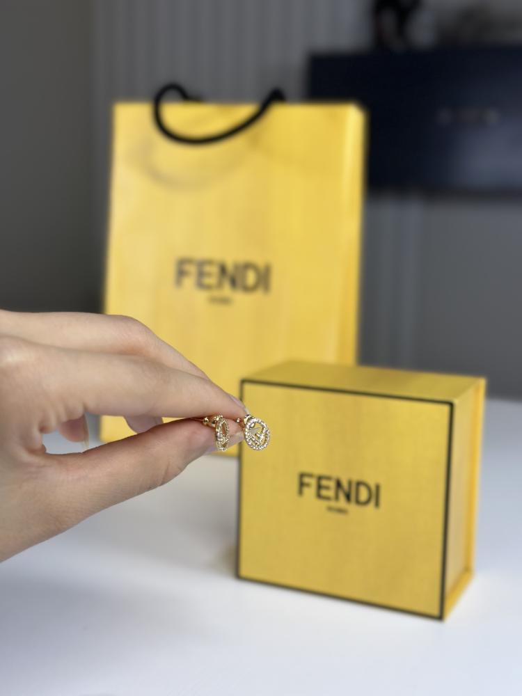حلق فندي F is fendi errings بلون ذهبي ومرصع بكريستال