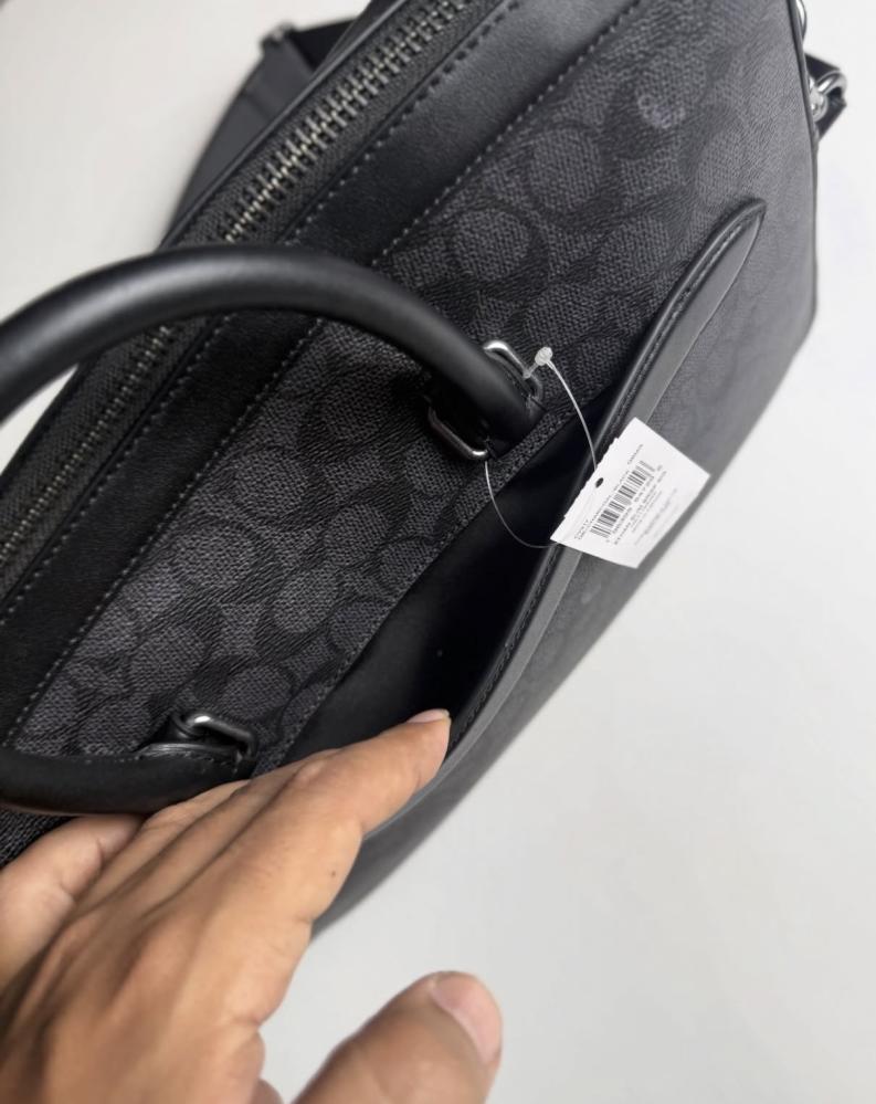 كوتش شنطة اعمال قوثم سجنشر اسود coach gotham slim briefcase in signature canvas  l