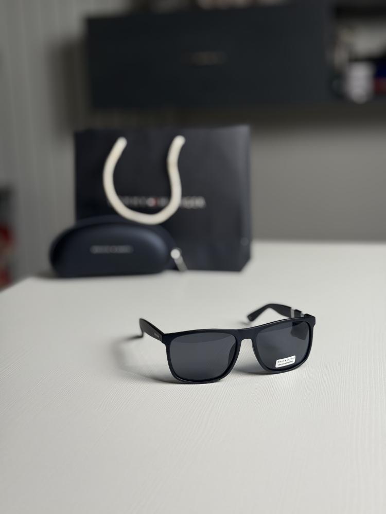 تومي هيلفيقر نظاره رجاليه بلاستيك فريم اسود مطفي سكوير tommy hilfiger men square sunglasses 58mm