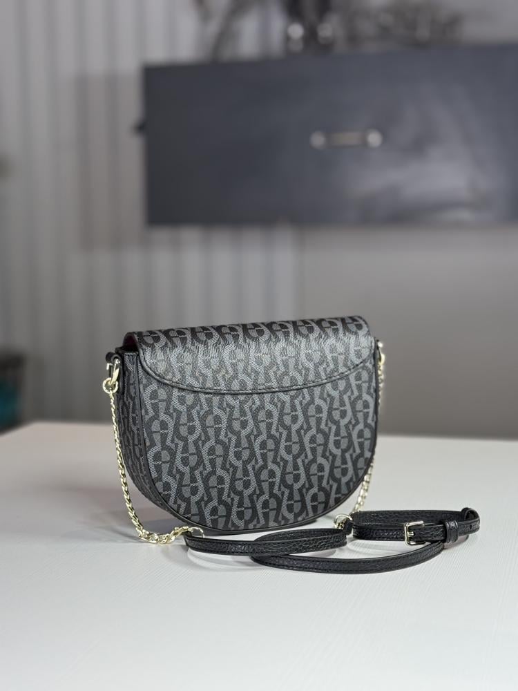 اجنر ارك اتينا كروس بودي سجنشر ATINA ICON CROSSBODY BAG XS- اللون بالخيارات