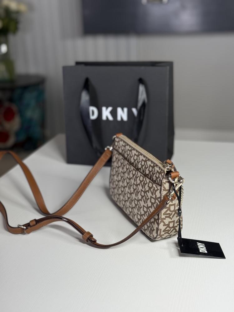 شنطة دكني BRYANT PARK DEMI BAG R92E7D18 ديمي براينت شولدر سجنشر كاكي
