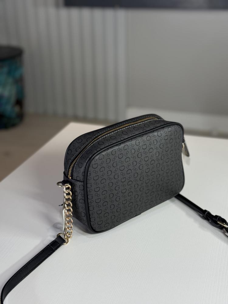شنطة جس كاميرا سجنشر فريد  guess mini FREDERICKSBURG