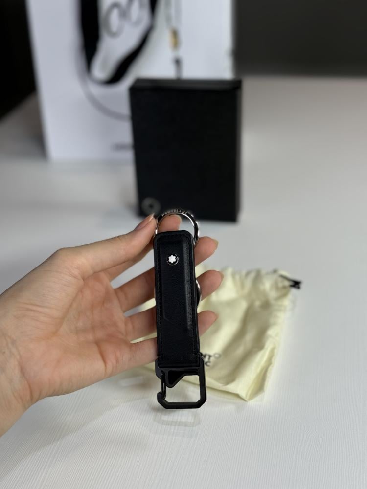 مونت بلانك اكستريم هوك الاصدار الثاني MONTBLANC EXTREME 2.0 BLACK KEY FOB WITH HOOK