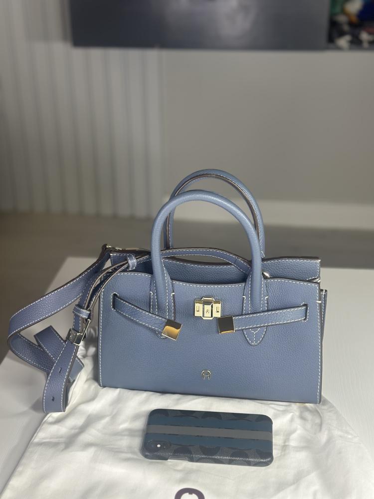 اغنر شنطة فرح FARAH HANDBAG S was washed blue سمول بهاندل ولون ازرق دافيء -