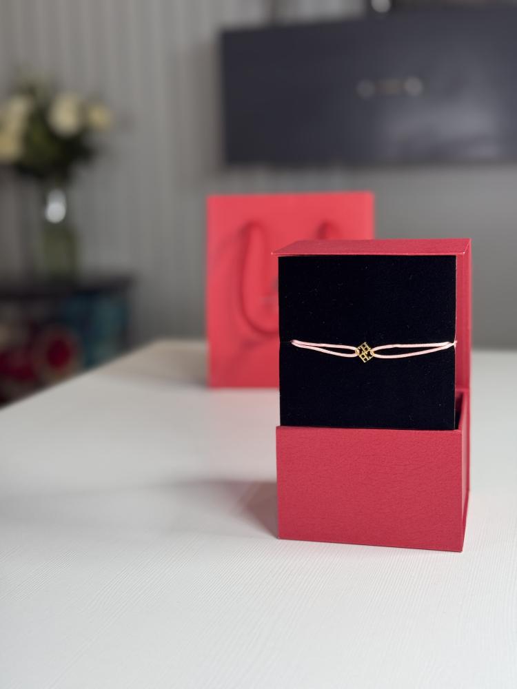 اسوار كارولينا قطن وردي بعلامة كارولينا CHCH ذهبي Carolina Herrera pink Cotton bracelet
