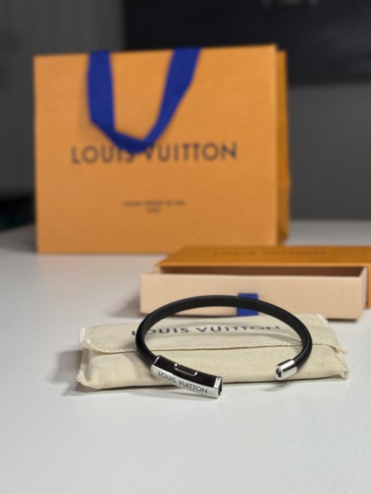 لويس فيتون اسوار جلد كلاسيك كليب M8119E Clip It Bracelet