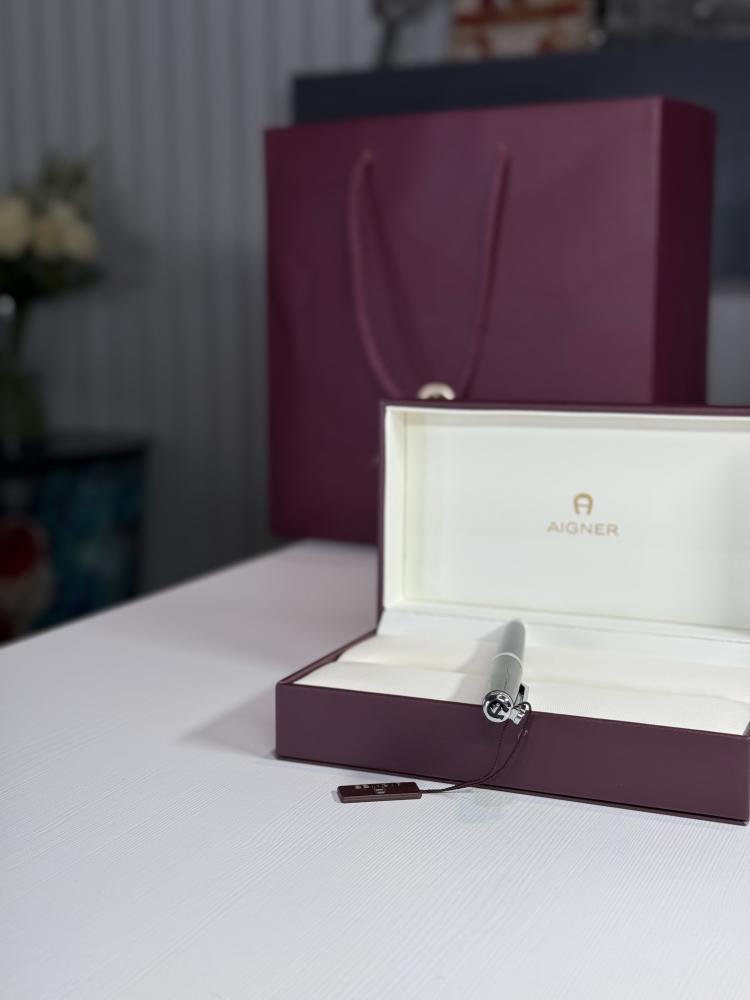 اجنر قلم اسود وفضي كلاسيك Aigner navy pen classic black