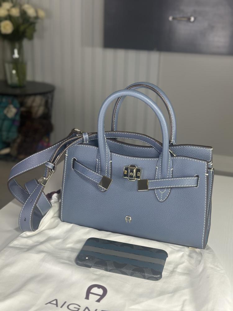 اغنر شنطة فرح FARAH HANDBAG S was washed blue سمول بهاندل ولون ازرق دافيء -
