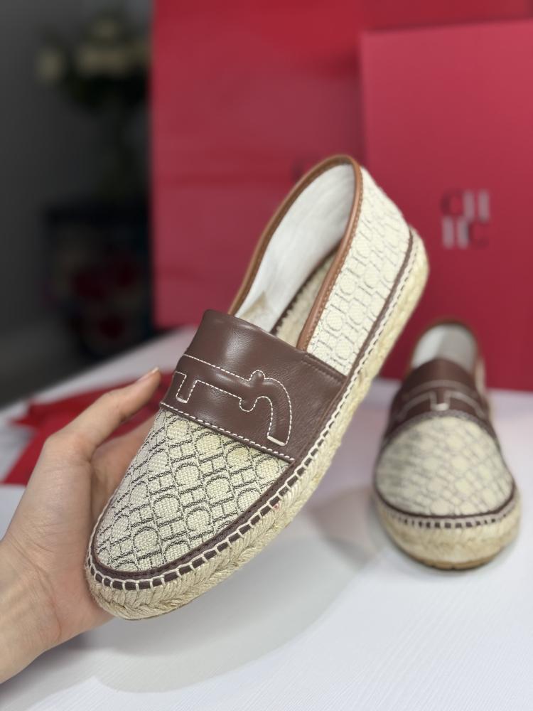 كارولينا اسبادريل بيج سجنشر مزين بالجلد espadrilles Caroline Herrera nude signature limited