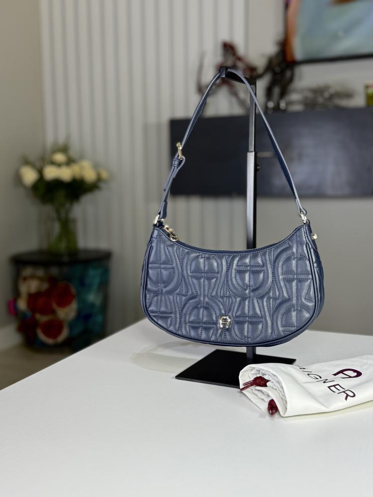 اجنر شنطة ديادورا كحليه كتف Diadora XS 135041 shoulder bag by Aigner