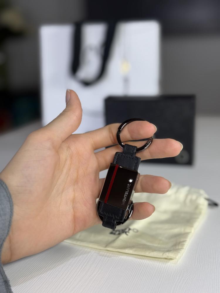 ميدالية مفاتيح مون بلان سبيريت بشعار رياضي URBAN RACING SPIRIT KEY FOB BAR