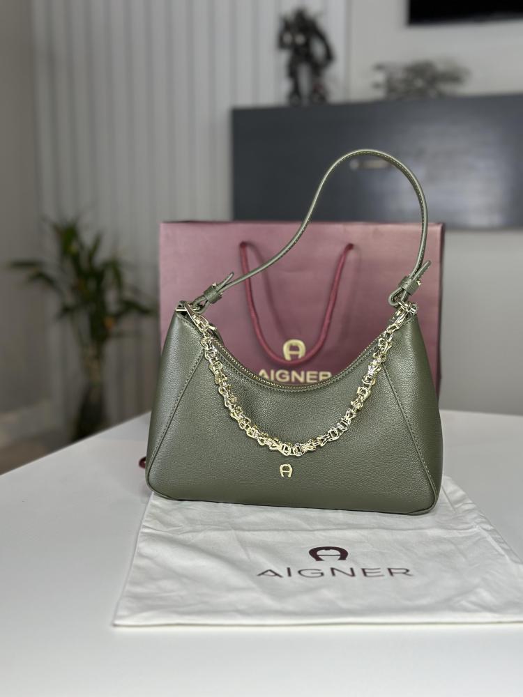اجنر جيا لذر شولدر بستراب لوقو- زيتيه aigner gia shoulder bag