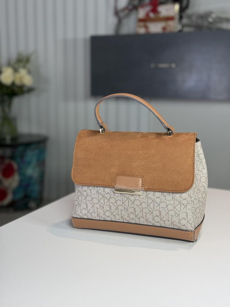 كالفن كلاين فلاب جلد سويد مع جلد مقاوم سجنشر Calvin Klein flap suede leather brown