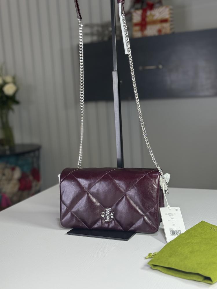 توري برتش كيرا دايموند محفظه بسلسلة Tory Burch Kira Diamond Quilt Distressed Chain Wallet On Chain