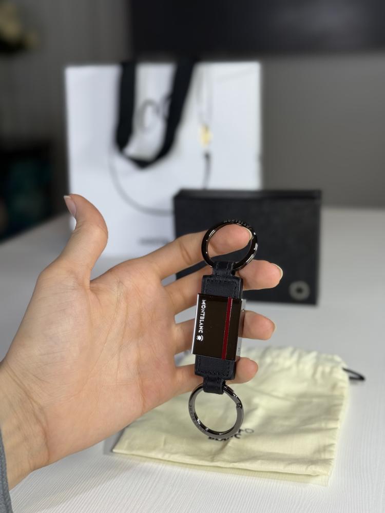 ميدالية مفاتيح مون بلان سبيريت بشعار رياضي URBAN RACING SPIRIT KEY FOB BAR