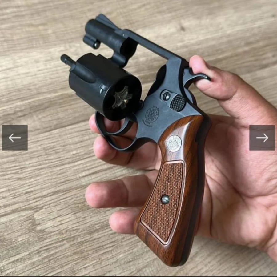 مسدس سميث آند ويسون (Smith & Wesson ) محالة