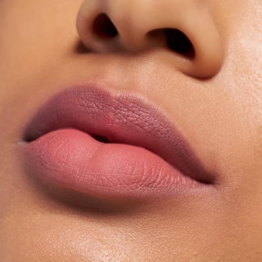 أحمر شفاه روج سائل مطفي بلير سوفليه من ايسنس - 10 ستاتس توست