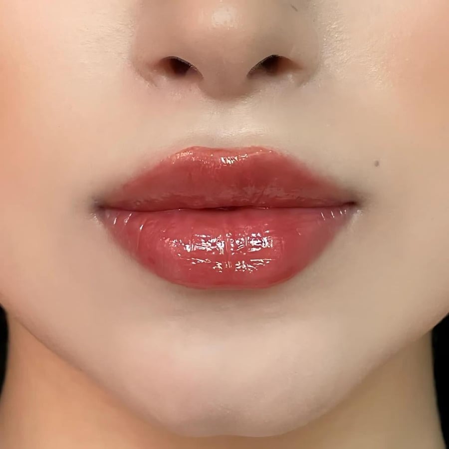 مرطب شفاه ديجا برو 04 من لوكا