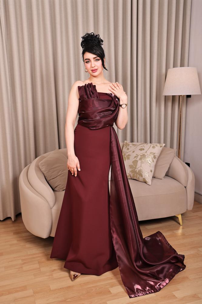 فستان سهره ملكي بتفاصيل ساتان فاخرة