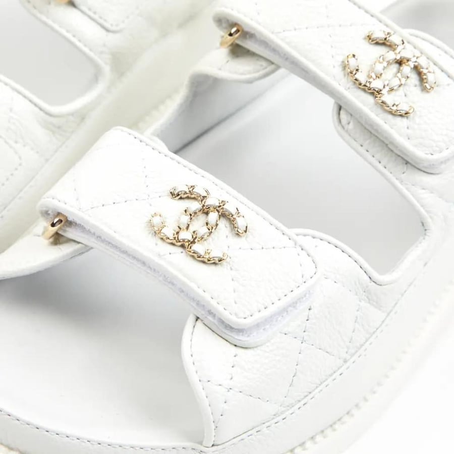 صندل شانيل دَد  – Chanel Dad Sandals
