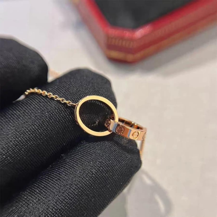 طقم كارتييه LOVE للمجوهرات