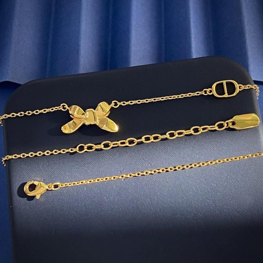 طقم سلسلة وسوار ديور Delicate Bow بتصميم الفيونكة