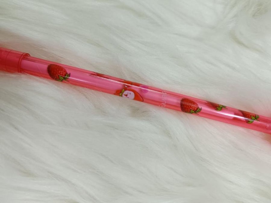 قلم الفراولة STRAWBERRY PEN