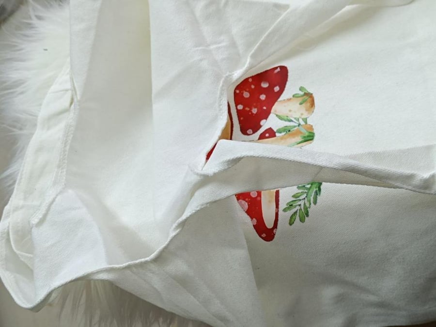 توت باق الفطر MUSHROOMS TOTE BAG