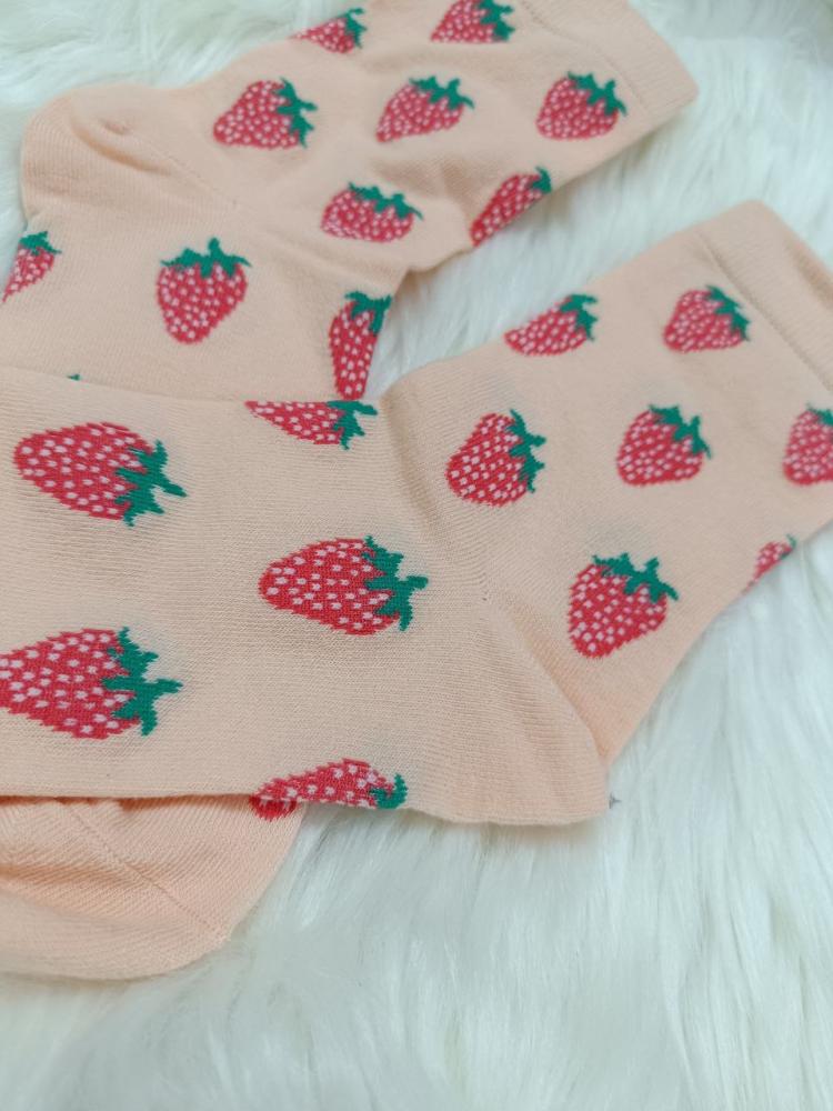جوارب الفراولة STRAWBERRY SOCKS