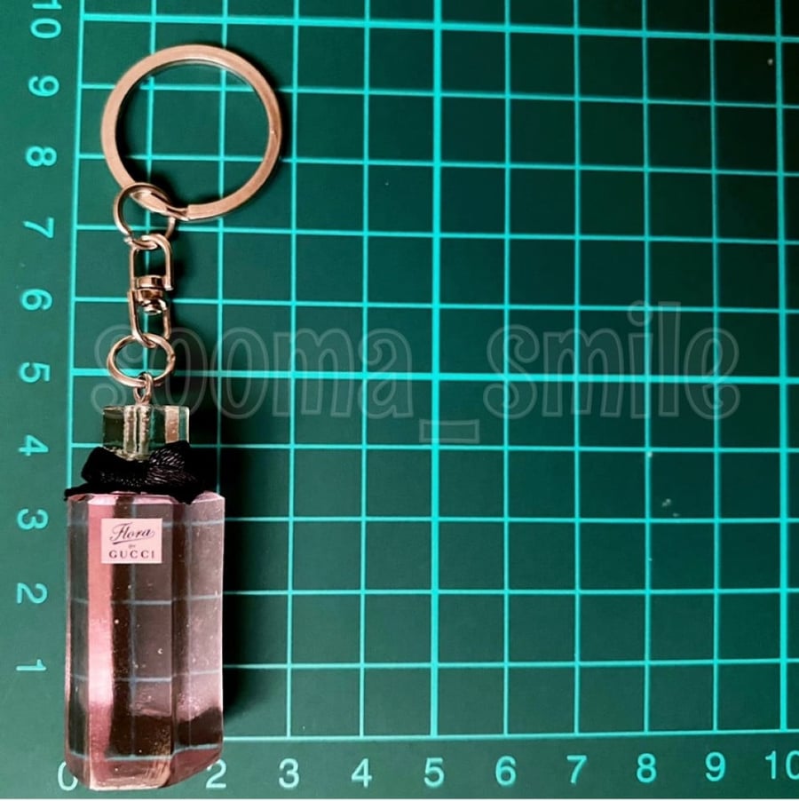 ميدالية مفاتيح عطر قوتشي فلورا