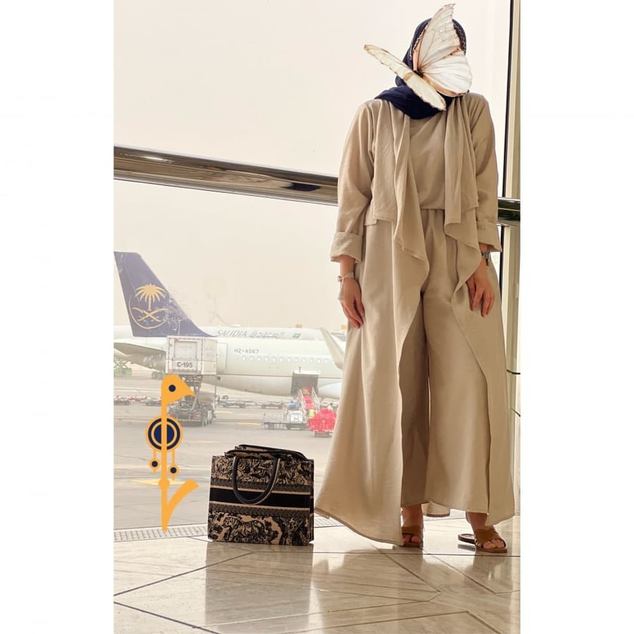 طقم عبايه وتيشيرت وبنطلون