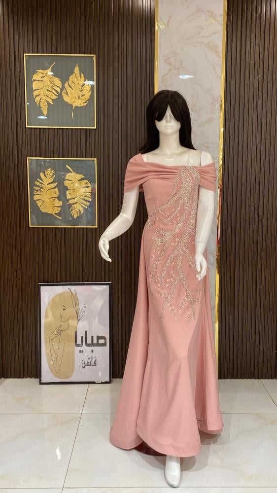 فستان سهرة - تألقي بإطلالة فاخرة تخطف الأنظار