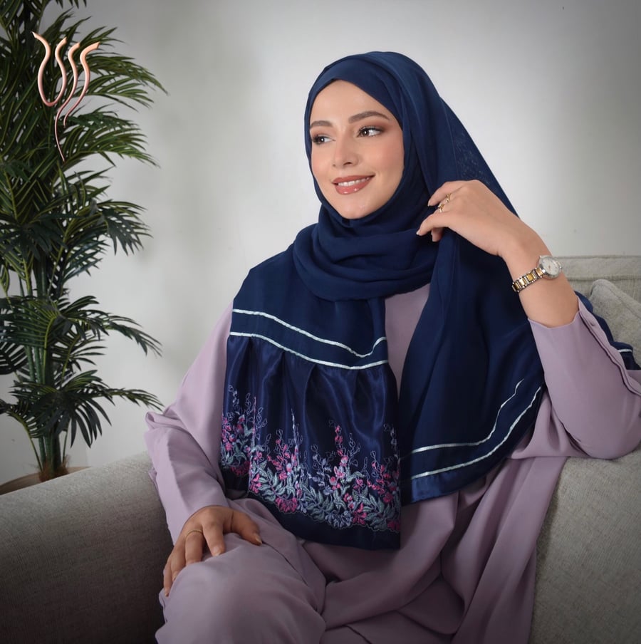 طرحة بوال كحلي مزينة بتل وشرائط
