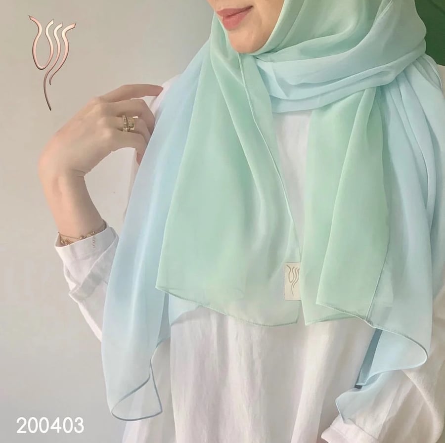 One-layer headscarf in sky blue and pistachio colors