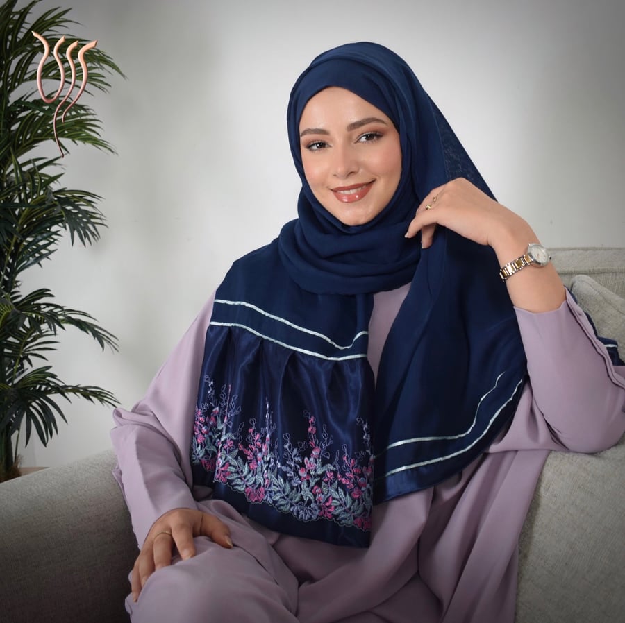 طرحة بوال كحلي مزينة بتل وشرائط
