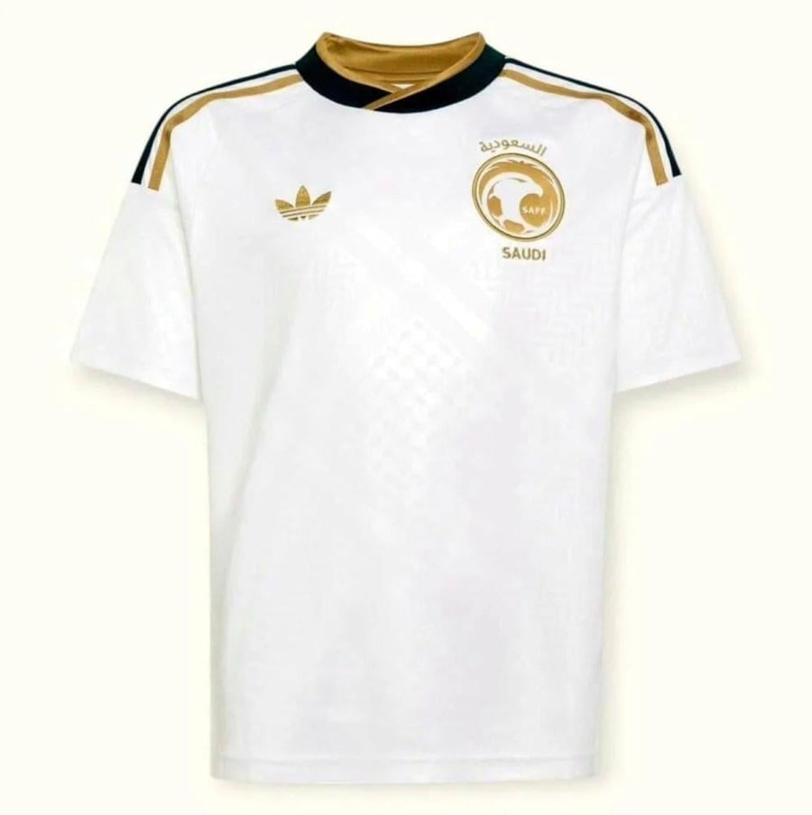 تيشيرت المنتخب السعودي الأبيض