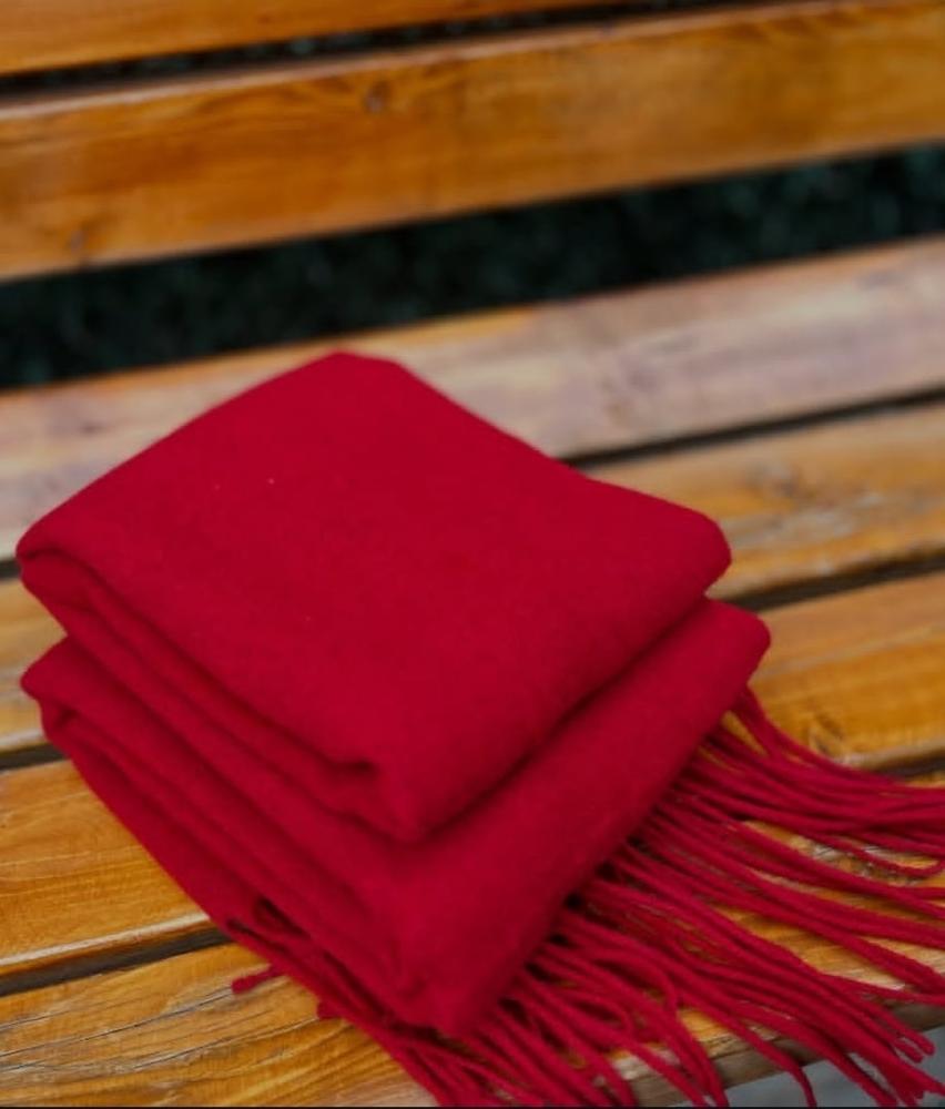 شال ليعانق كتفكِ الجميل. دفءٌ وأناقة لا تُنسى