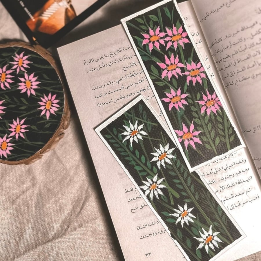 فاصل كتب رسم يدوي