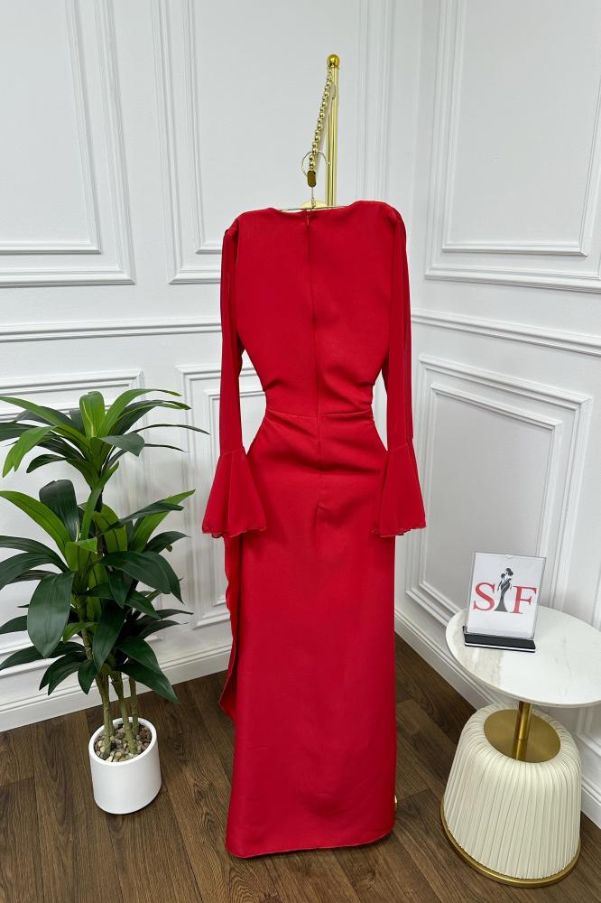 Soft dress with long sleeves red color