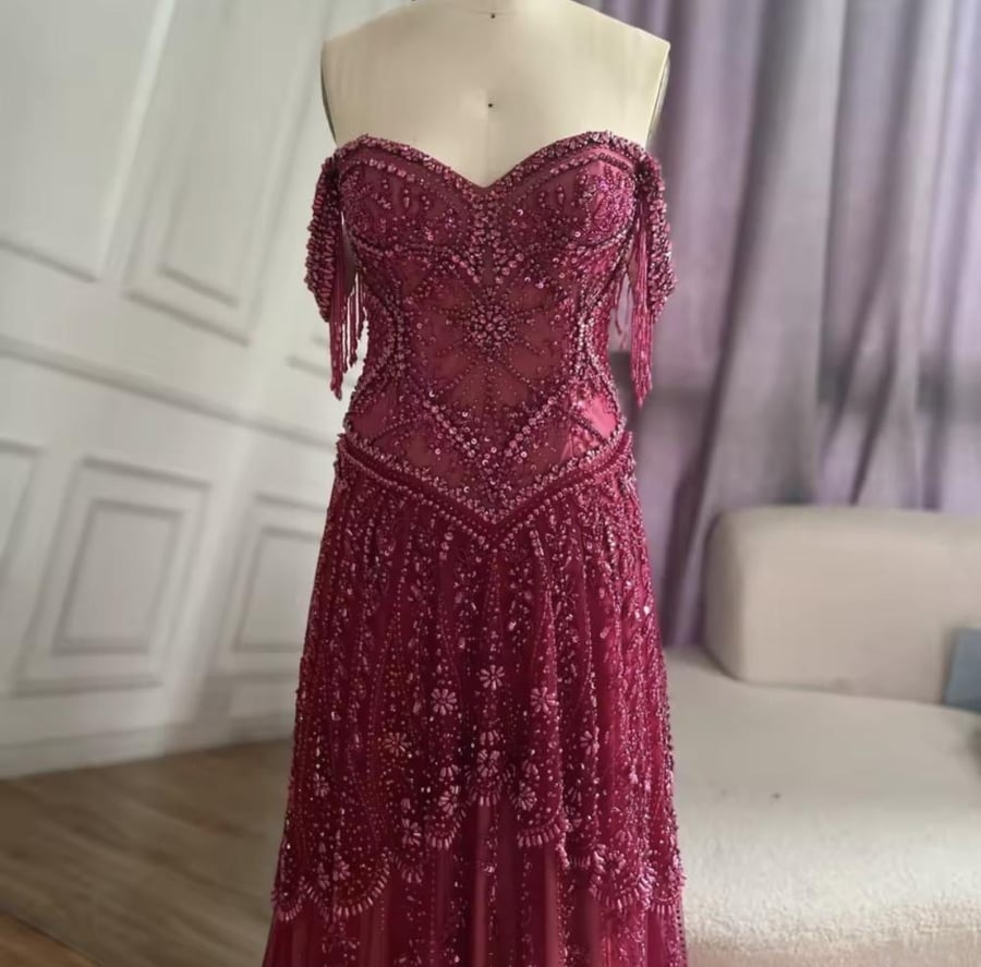 فستان عودي R246 ( يحتاج ٥٠ يوم)