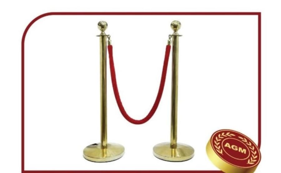 GOLD QUEUE BARRIER POSTS WITH 1 5M TWISTED RED AGM