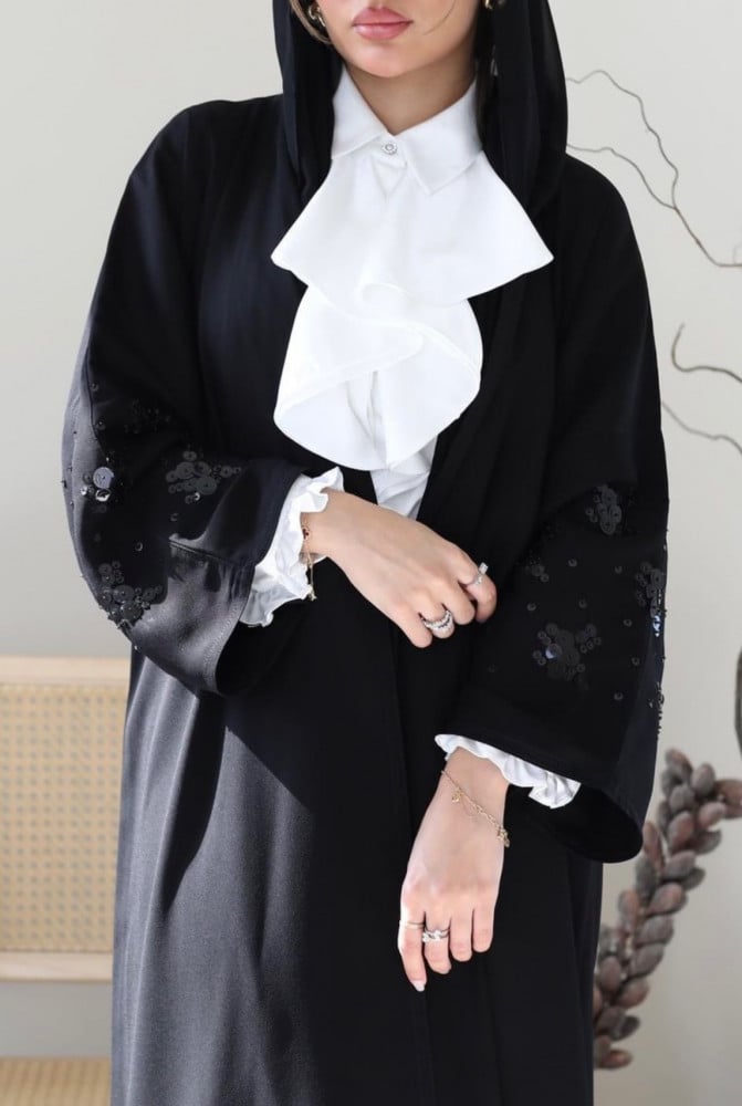 عباية ناعمه