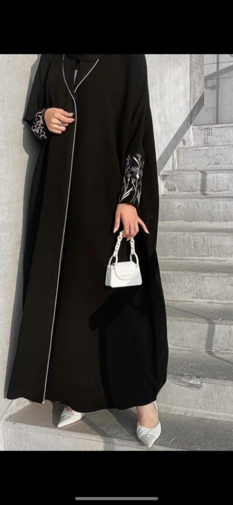 عباية زاهيه