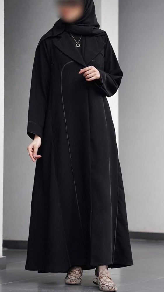 عبايه ساده بقيطان اسود