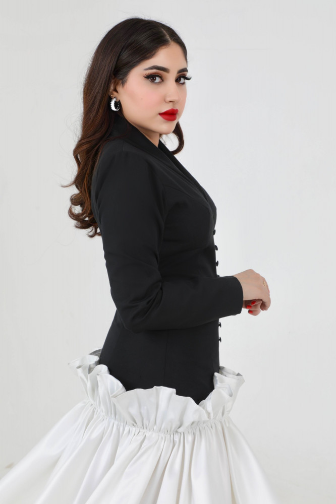 (3) Dress