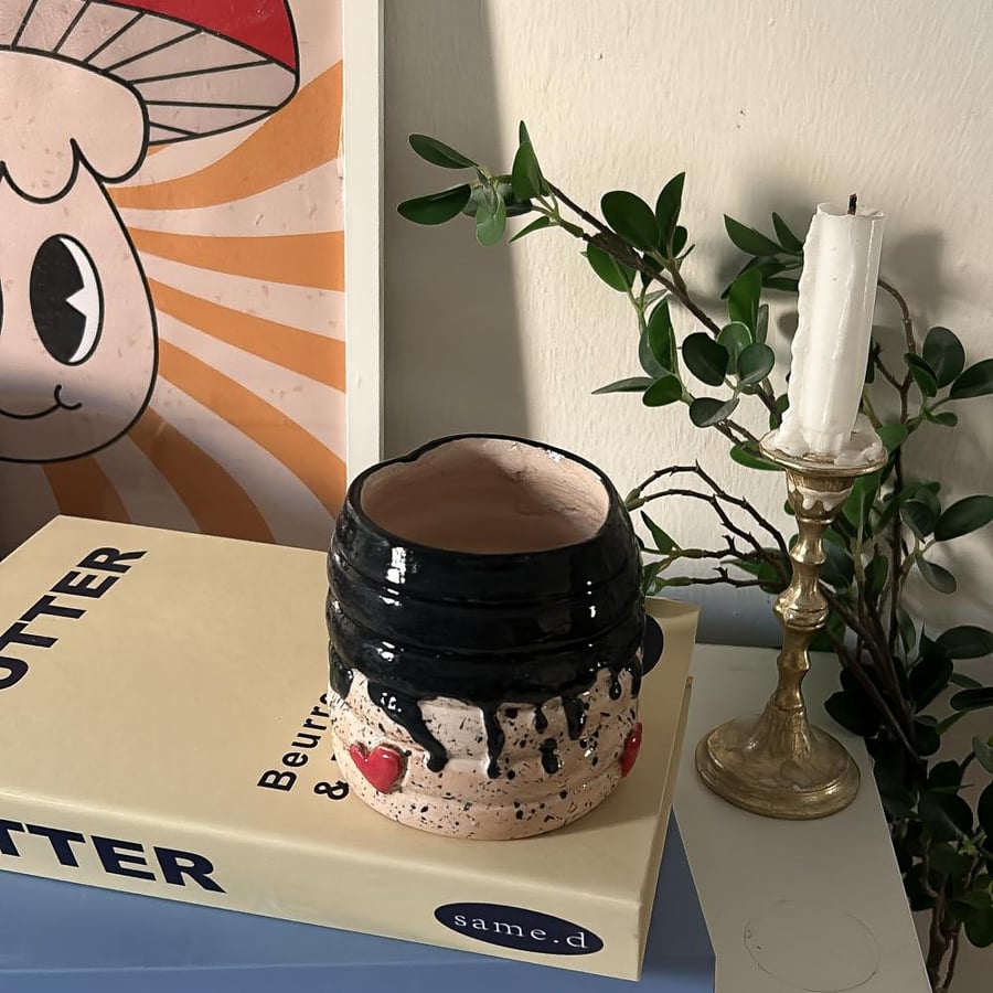 Black cup