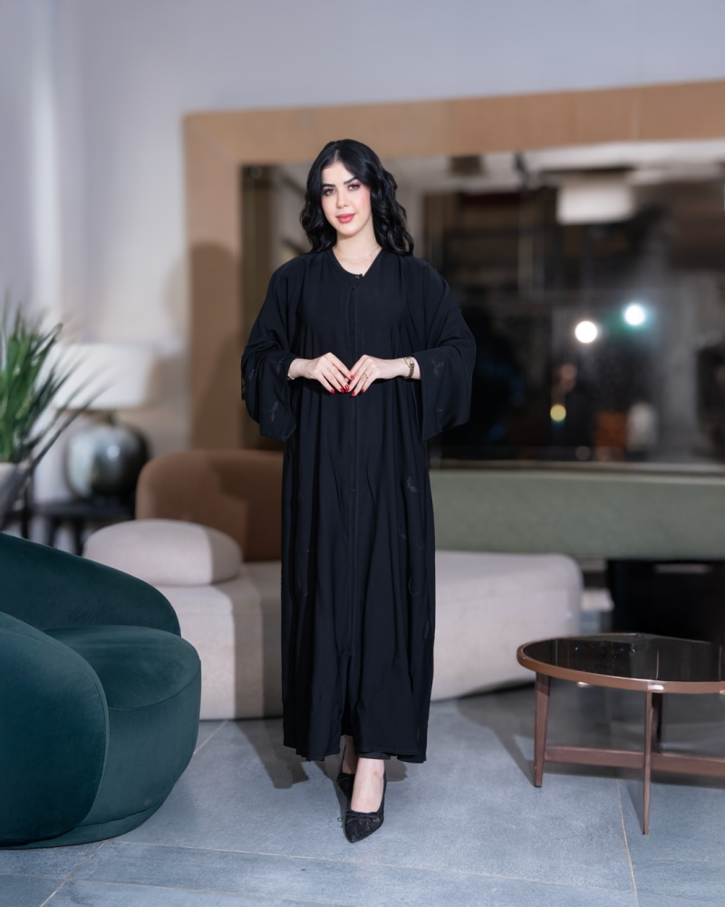 عباية بطرحة اكسسوارات تطريز