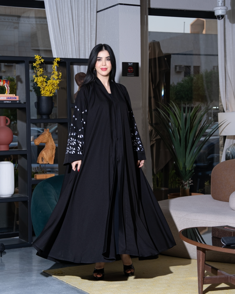 عباية بطرحة عشق