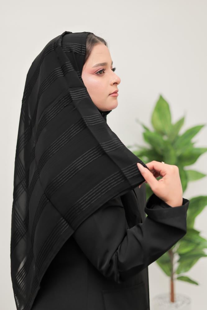 Avenue 14 black Japanese veil