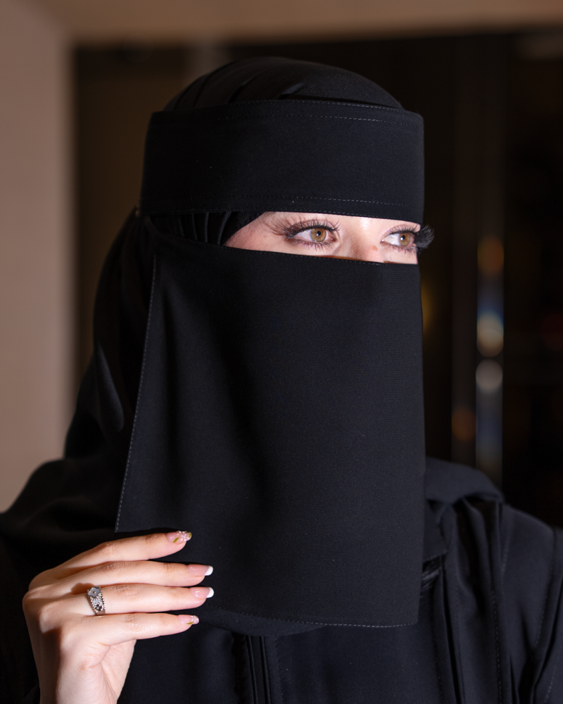 نقاب السنيورة طويل مغاط مائل